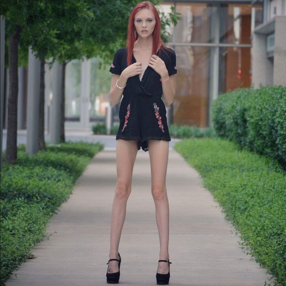 Kendall & Kylie Romper - Picture 2 of 4